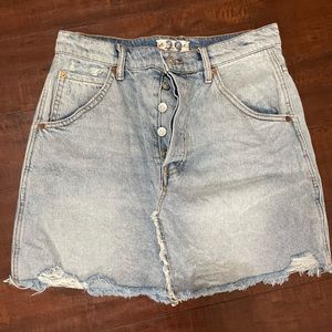 Free people blue Jean button up skirt size 29